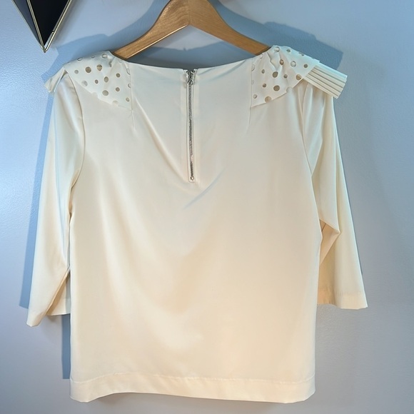 LILY 3/4 Sleeve Blouse with Ruffled and Pleated Shoulder Details Size L - Picture 7 of 11